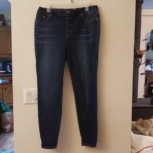 Maurices Skinny Jeans w/Button Fly